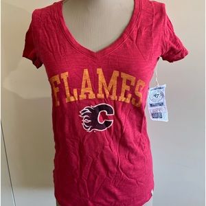 New Calgary Flames 47 Brand Women’s V Neck Scrum Tee Red